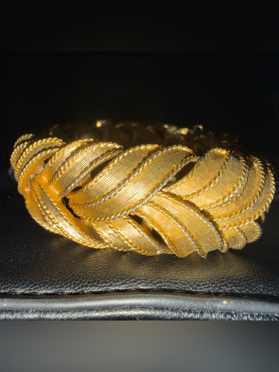 Marcel Boucher Jewelry - Vintage Boucher Leaf  Gold Tone Bracelet and Statement Clip-On Earrings